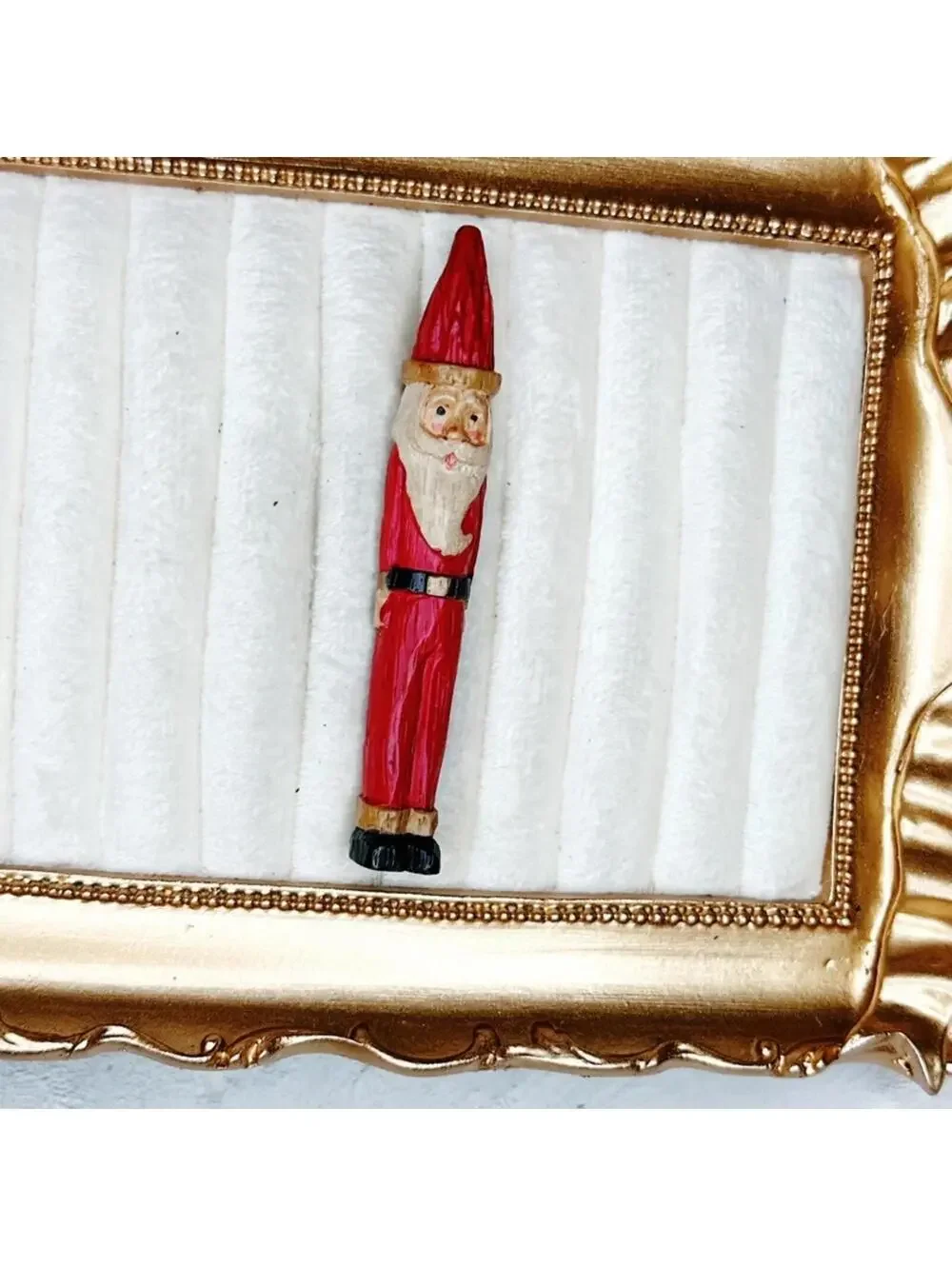 552u. Santa Wooden Christmas Brooch